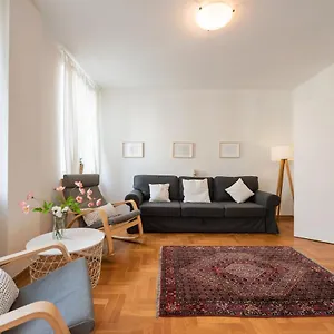 Apartament New Town Spacious, Warszawa