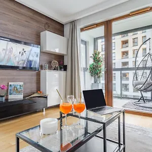 Apartament Lumina With Parking Near Muzeum Powstania, Warszawa